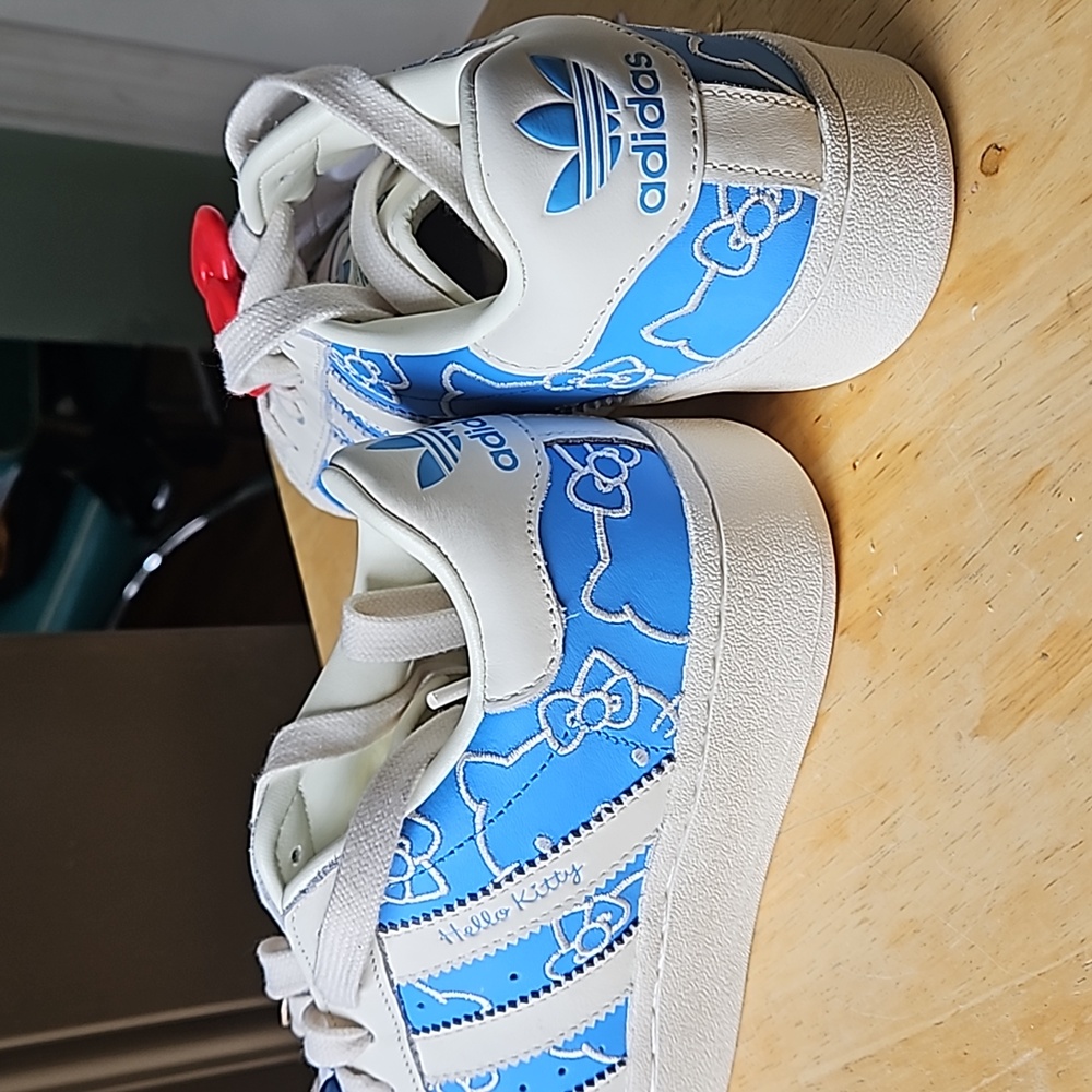 ADIDAS HELLO KITTY SNEAKERS - Picture 4 of 16